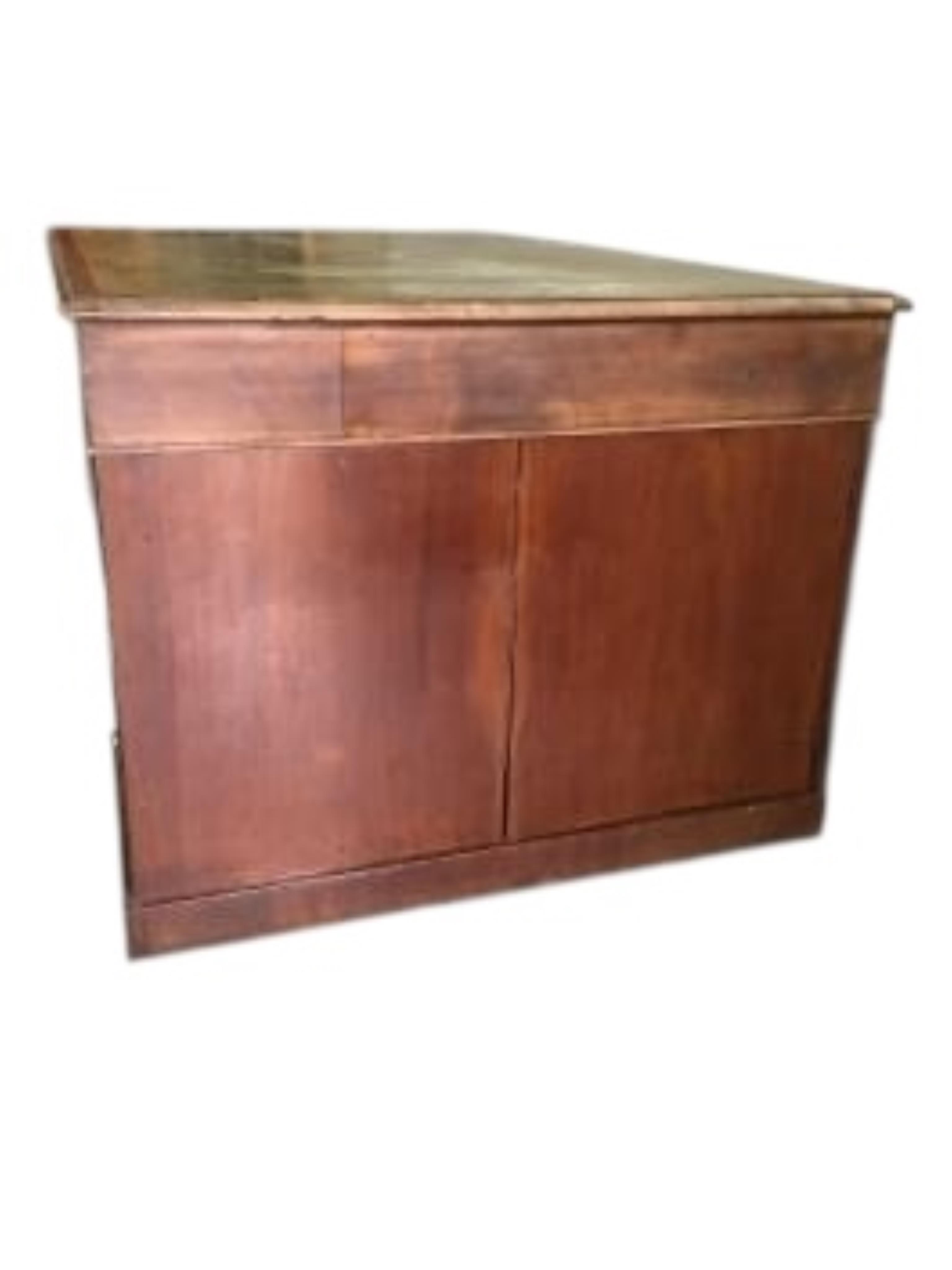 A Victorian mahogany pedestal partner's desk, width 152cm, depth 96cm, height 76cm